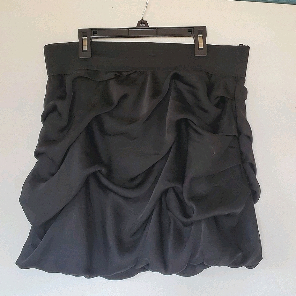 Maurices Ruffle Skirt size L (Elastic Waist)